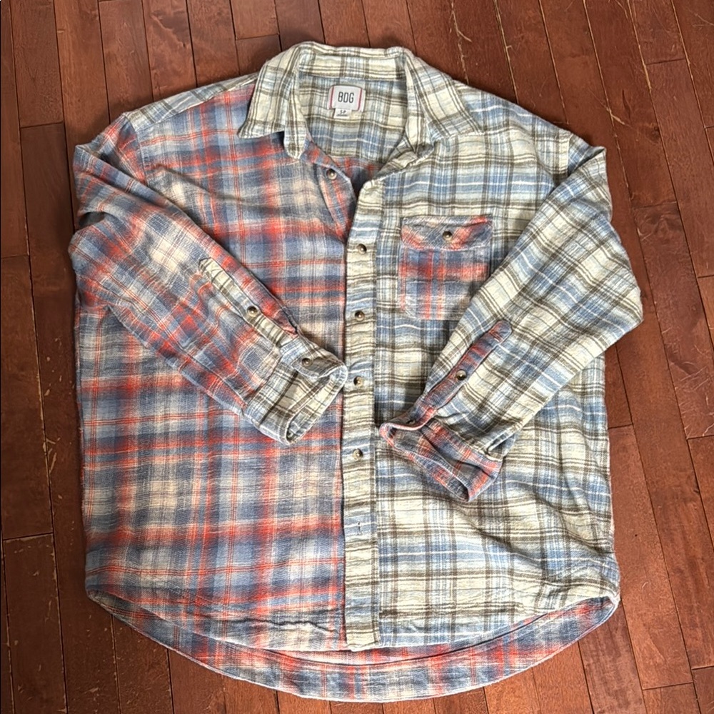 Women’s oversized plaid shirt